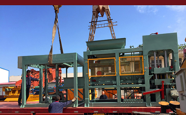 免燒磚機橫向斷裂是由于在成型過程中水分含量低