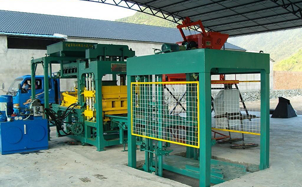 水泥制磚機(jī)